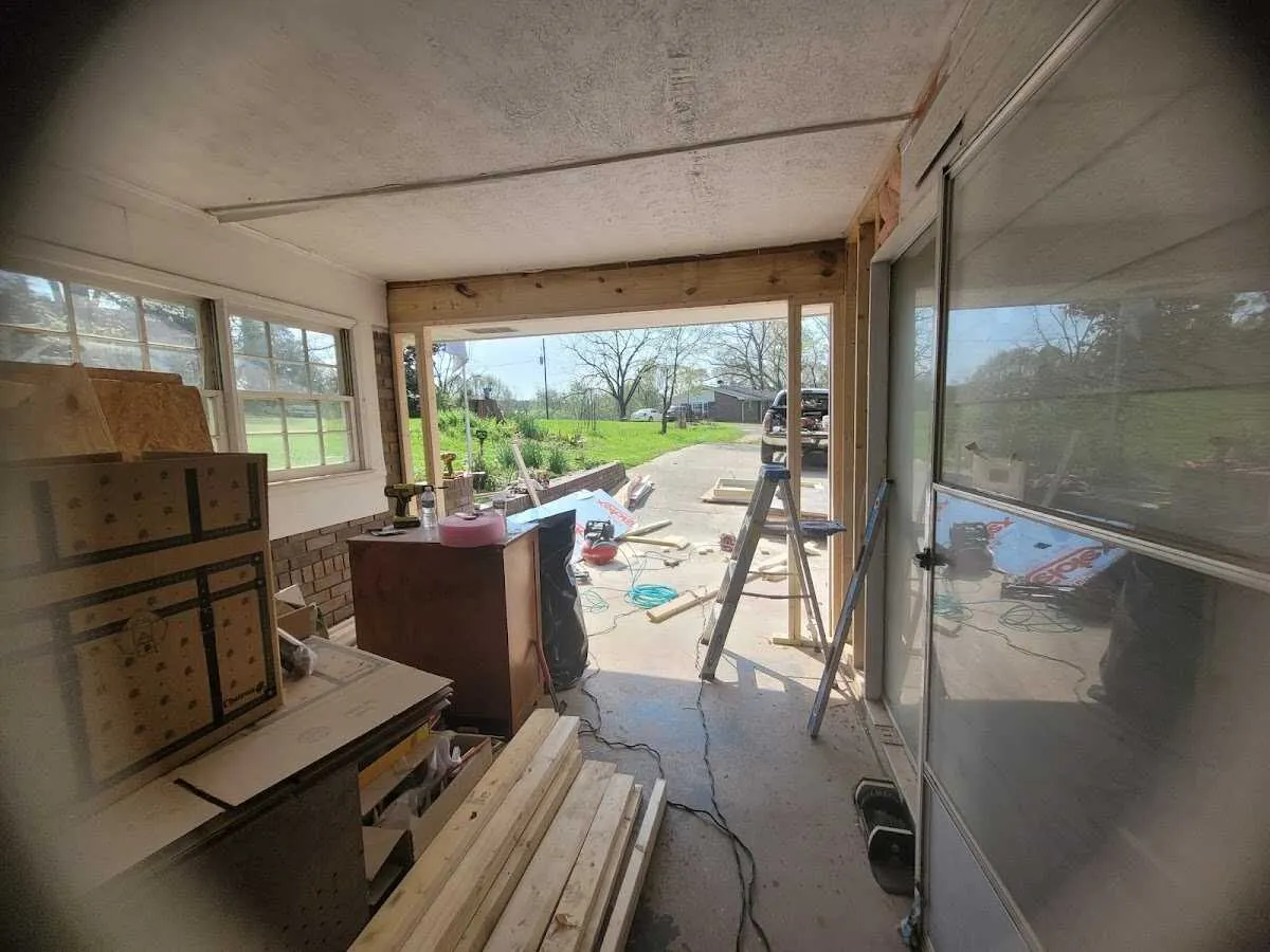 Air movers and dehumidifier for Drying & Dehumidification in South Heidelberg